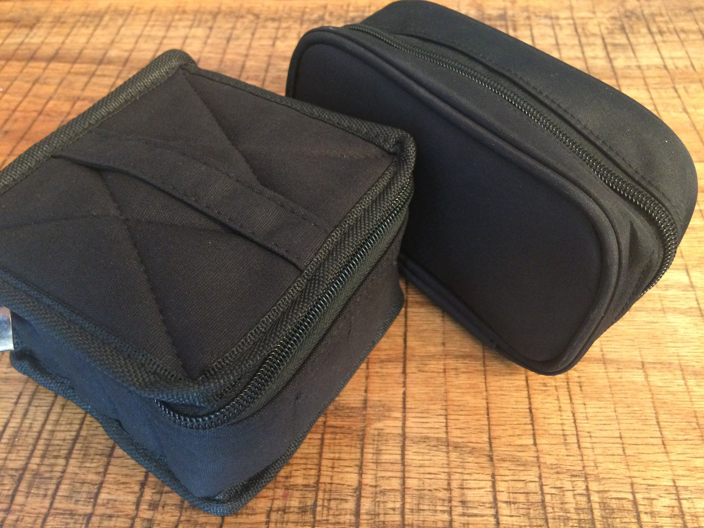 Essential oil travel and storage pouch